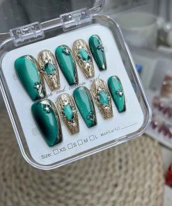 Press-on Nail